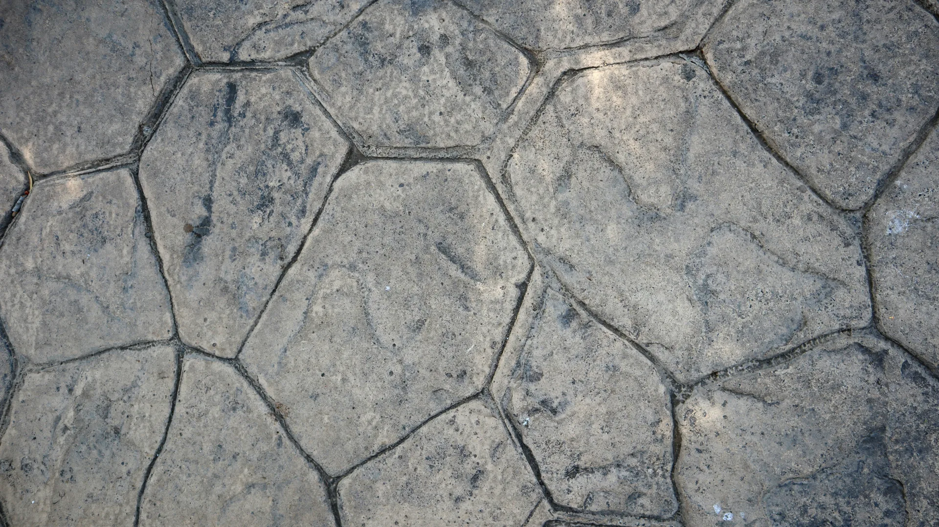 stamped concrete driveway in a fieldstone pattern in Regina